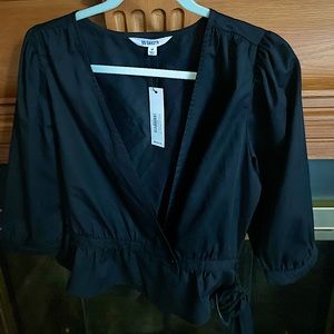 Black blouse with belt and puff sleeves size M